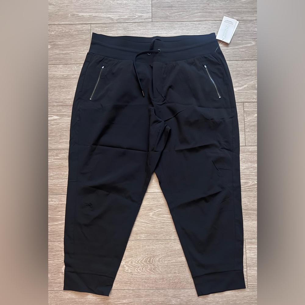 NWT Athleta Trekkie North Jogger Size 20.
